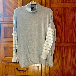 Jones New York grey mock-neck sweater. Long line. Slouchy tunic length.